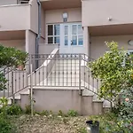 Nona